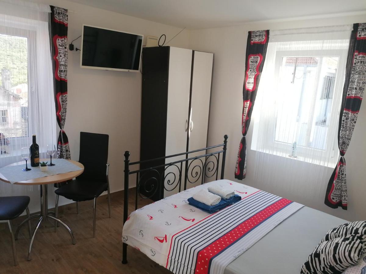 Stone House Apartment Slatine Ngoại thất bức ảnh