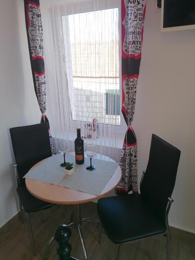 Stone House Apartment Slatine Ngoại thất bức ảnh