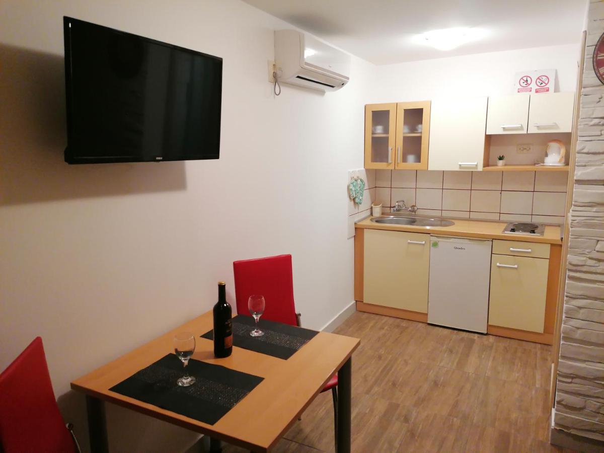 Stone House Apartment Slatine Ngoại thất bức ảnh