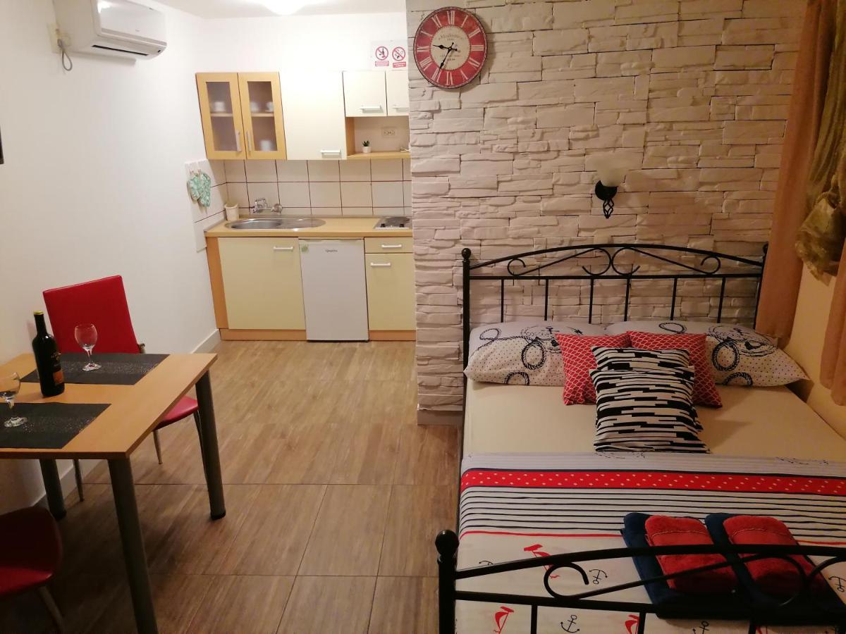 Stone House Apartment Slatine Ngoại thất bức ảnh