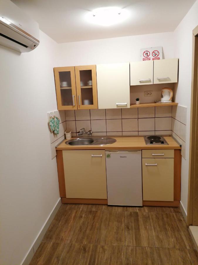 Stone House Apartment Slatine Ngoại thất bức ảnh